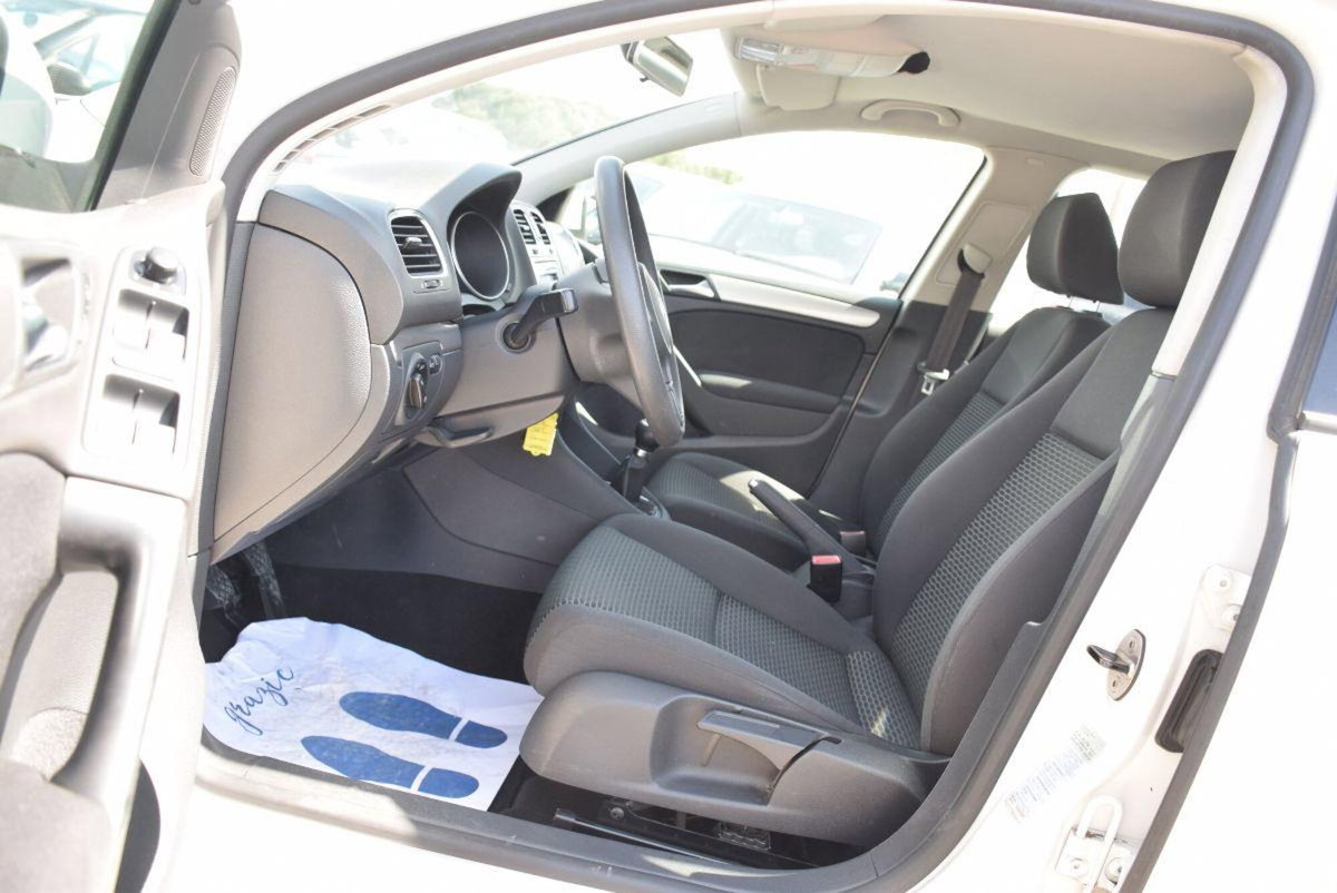 Volkswagen Golf 1.6 TDI 5p. Trendline BlueMotion Technology (16)