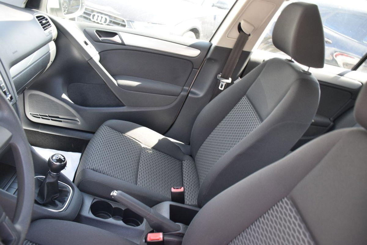 Volkswagen Golf 1.6 TDI 5p. Trendline BlueMotion Technology (17)