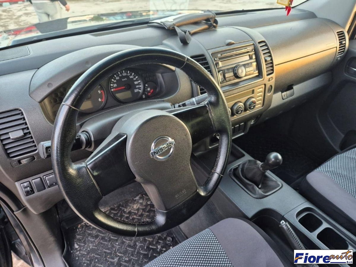 Nissan Navara 2.5 dCi 2 porte King Cab SE (18)