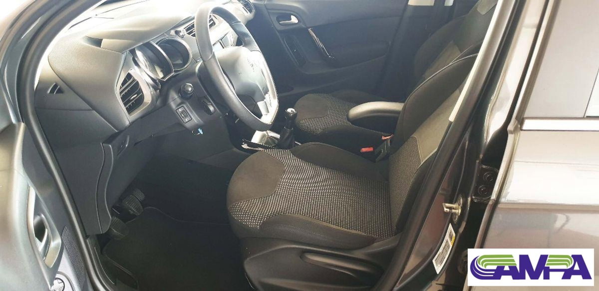 Citroen C3 1.4 HDi 70CV Exclusive (7)