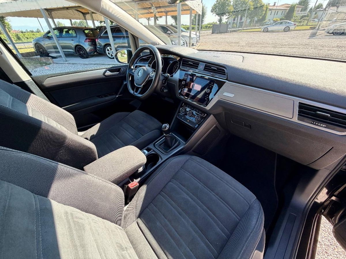 Volkswagen Touran 2.0 TDI 150 CV SCR DSG Comfortline BlueMotion Tech. (14)