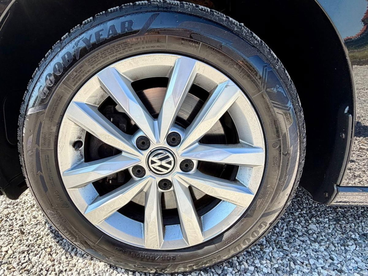 Volkswagen Touran 2.0 TDI 150 CV SCR DSG Comfortline BlueMotion Tech. (16)