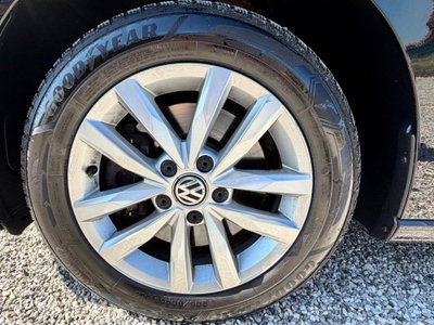 Volkswagen Touran 2.0 TDI 150 CV SCR DSG Comfortline BlueMotion Tech. (16)