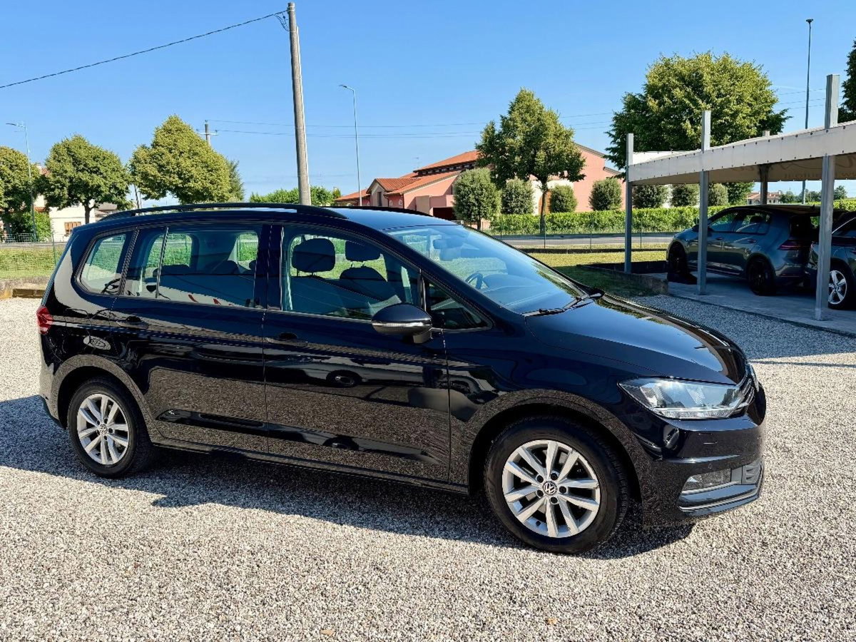 Volkswagen Touran 2.0 TDI 150 CV SCR DSG Comfortline BlueMotion Tech. (4)
