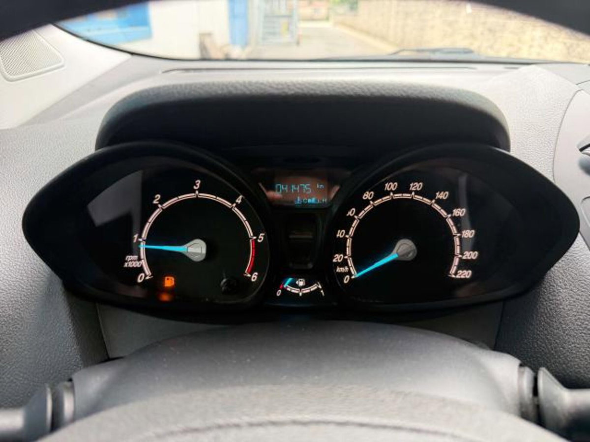 Ford Transit Courier 1.5 TDCi 75CV  Trend (14)