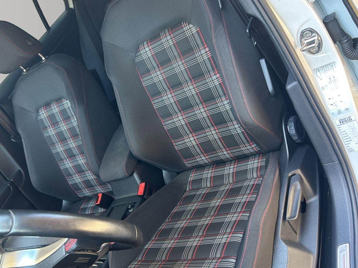 Volkswagen Golf GTI Performance 2.0 245 CV TSI DSG 5p. BMT (13)