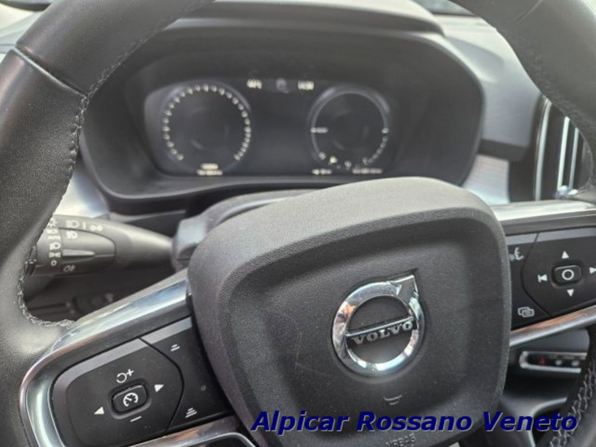 Volvo XC40 T2 automatico Core (12)