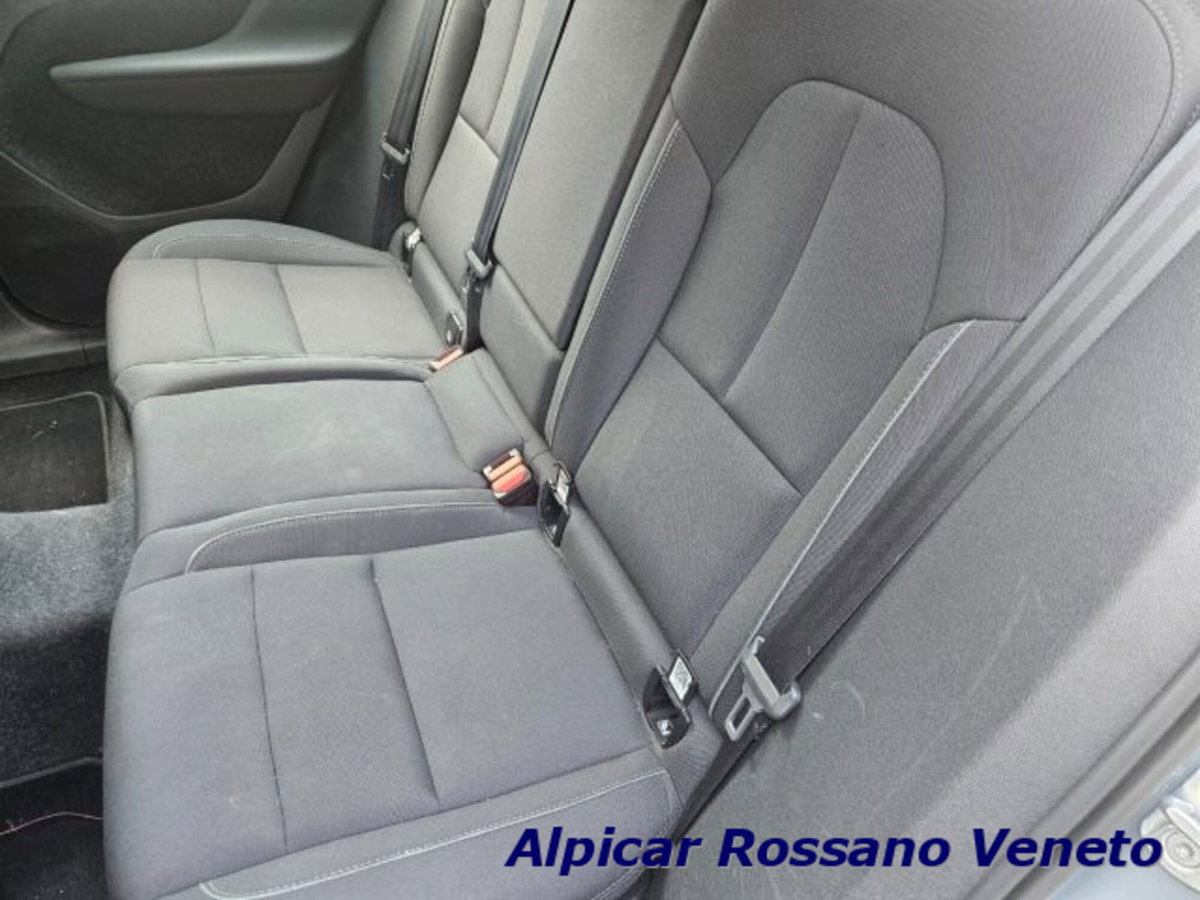Volvo XC40 T2 automatico Core (13)