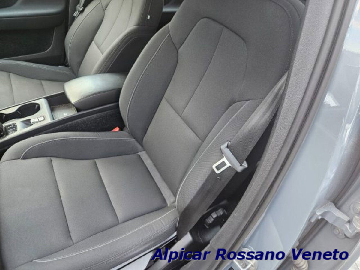Volvo XC40 T2 automatico Core (8)