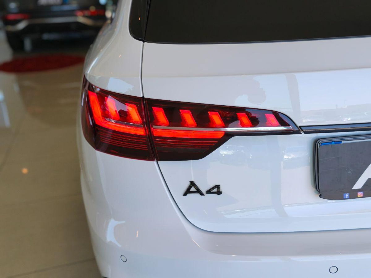Audi A4 Avant 40 TDI quattro S tronic S line edition (11)
