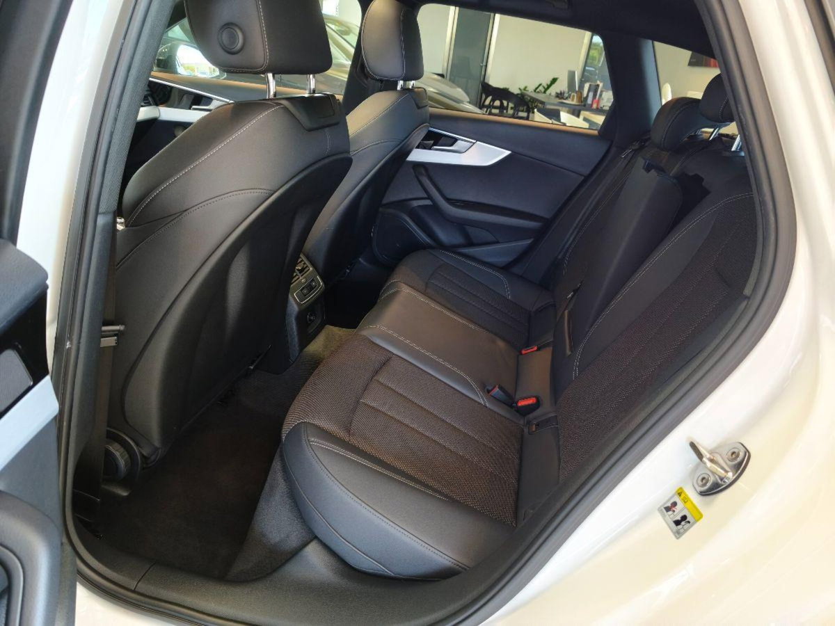 Audi A4 Avant 40 TDI quattro S tronic S line edition (18)