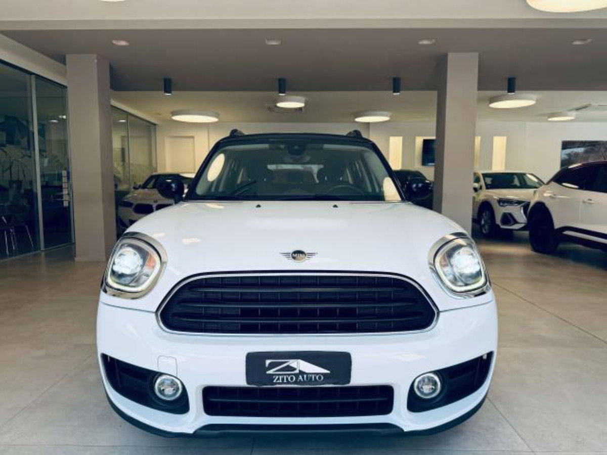 MINI Mini Countryman 2.0 Cooper D Essential Countryman (2)