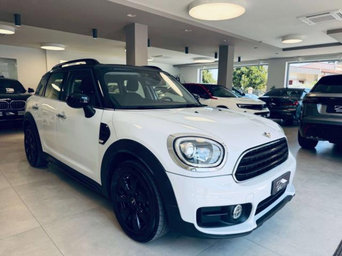 MINI Mini Countryman 2.0 Cooper D Essential Countryman (3)