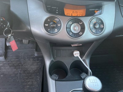 Toyota Rav4 2.2 D-4D 136 CV DPF Sol (10)
