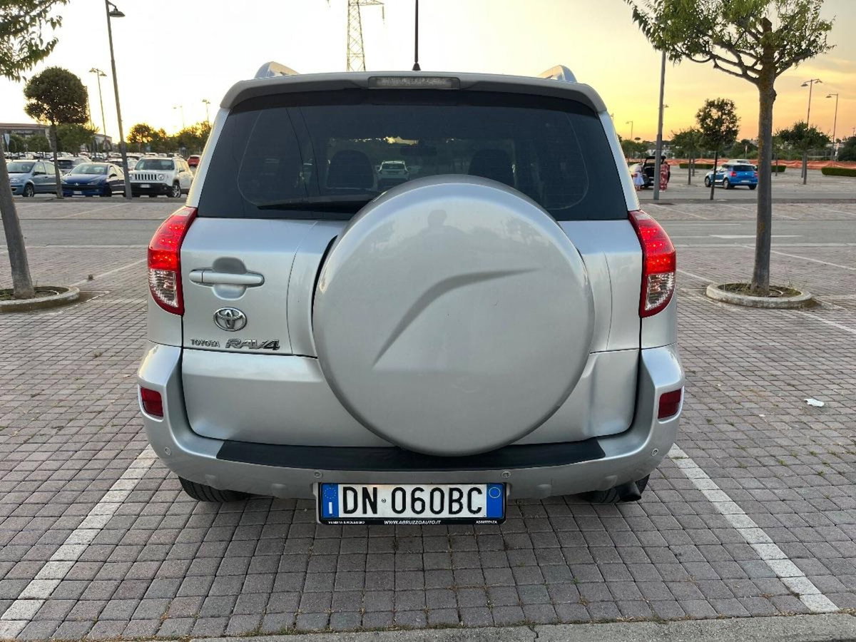 Toyota Rav4 2.2 D-4D 136 CV DPF Sol (5)