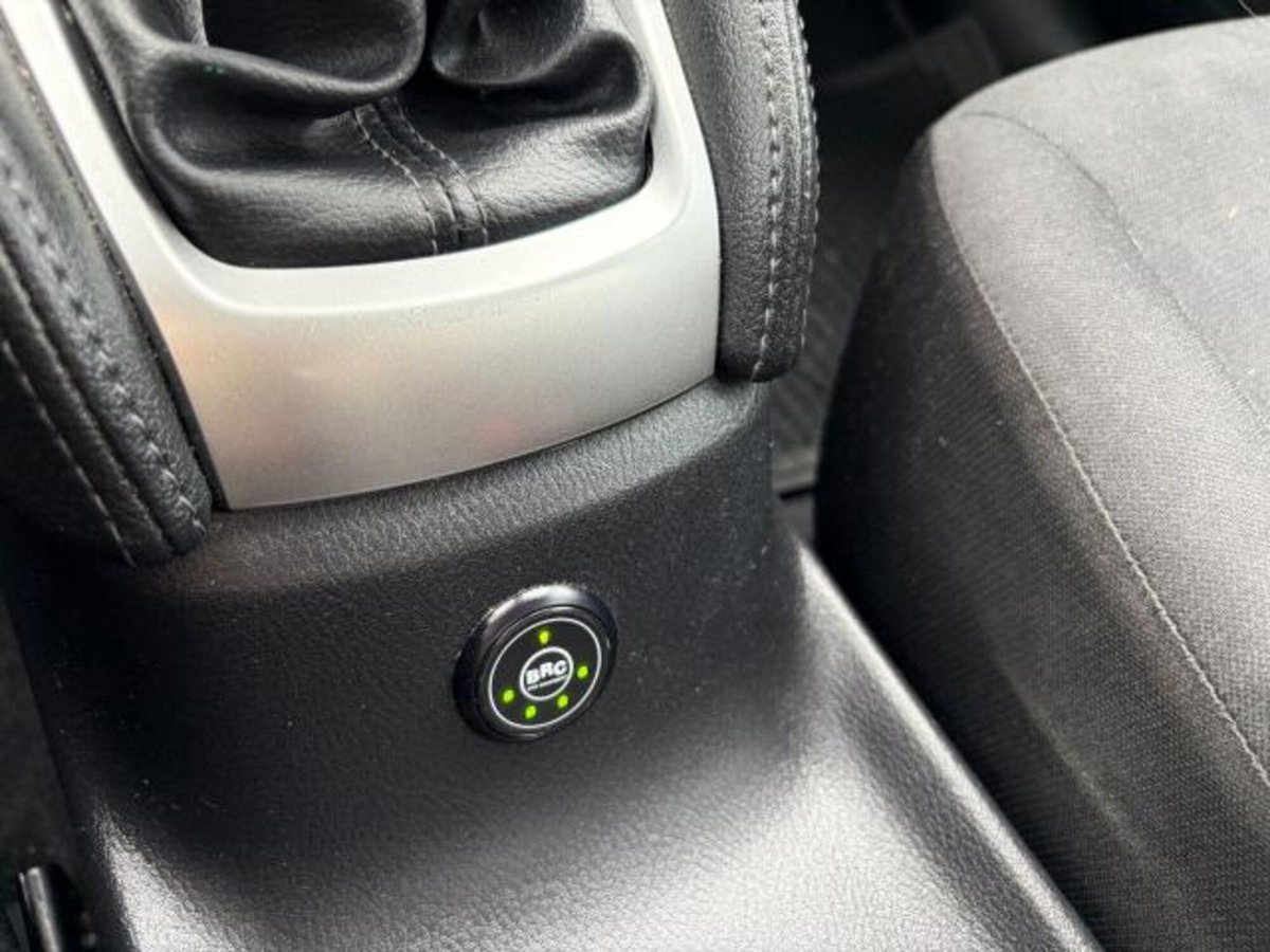 Nissan Micra IG-T 92 GPL 5 porte Eco Visia (14)