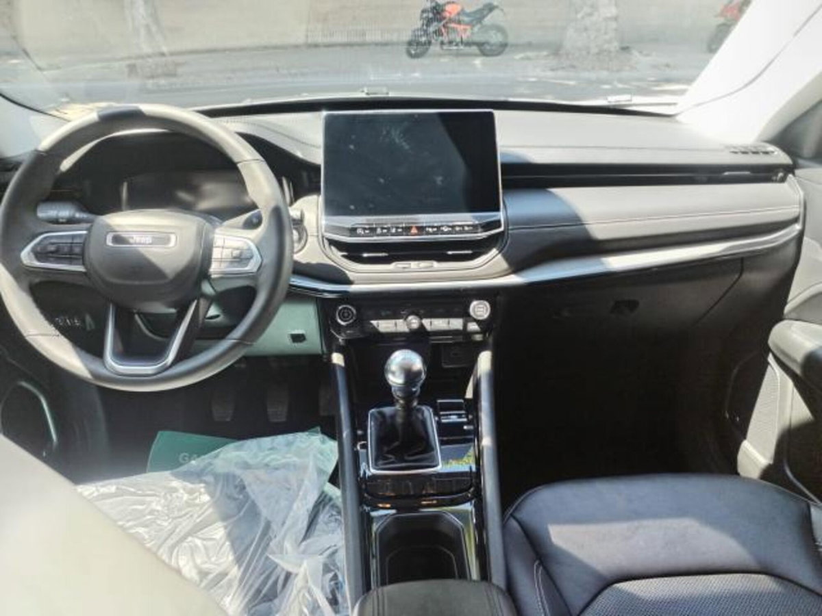 Jeep Compass 1.6 Multijet II 2WD S (9)