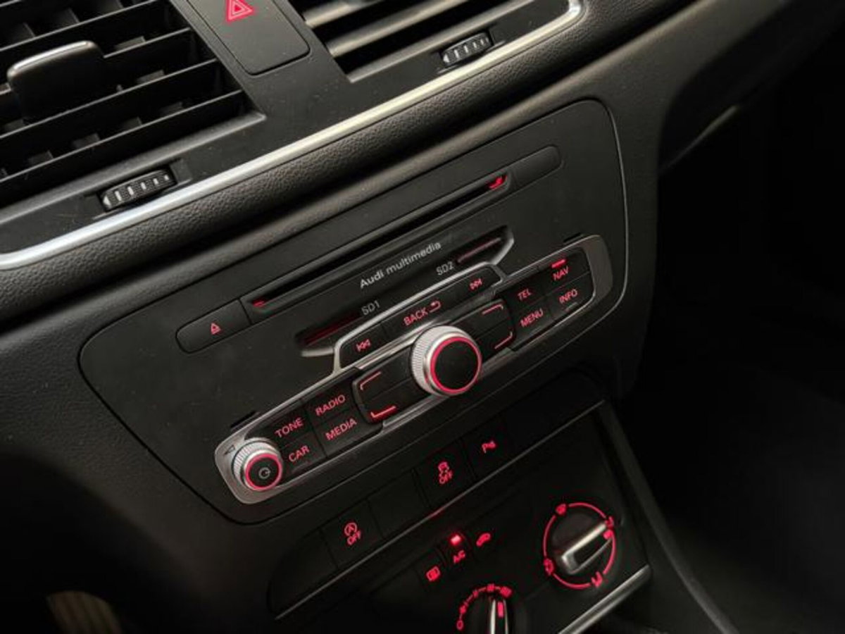 Audi Q3 2.0 TDI quattro Business (16)
