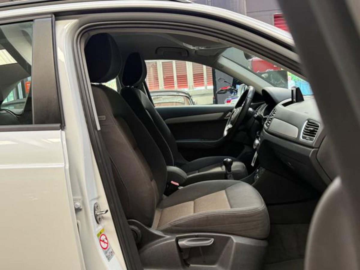 Audi Q3 2.0 TDI quattro Business (7)