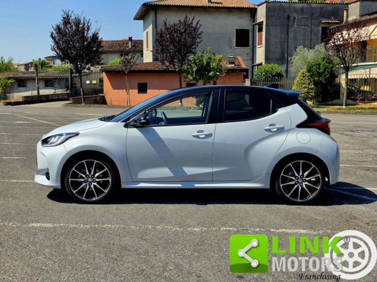 Toyota Yaris Cross 1.5h GR Sport Black Sky fwd 116cv e-cvt (13)