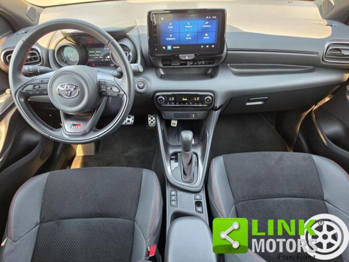 Toyota Yaris Cross 1.5h GR Sport Black Sky fwd 116cv e-cvt (4)