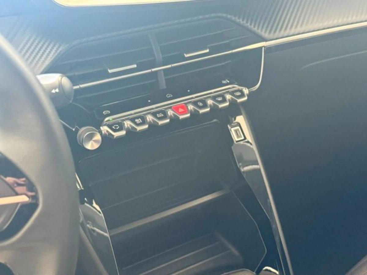 Peugeot 208 1.2 puretech Active s&s 75cv (14)