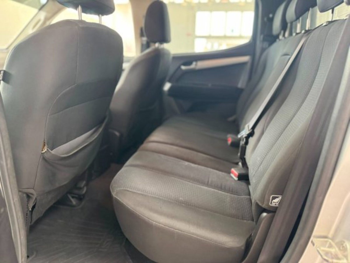 Isuzu D-Max Pick-up 2.5 Space Cab Solar 4WD (19)