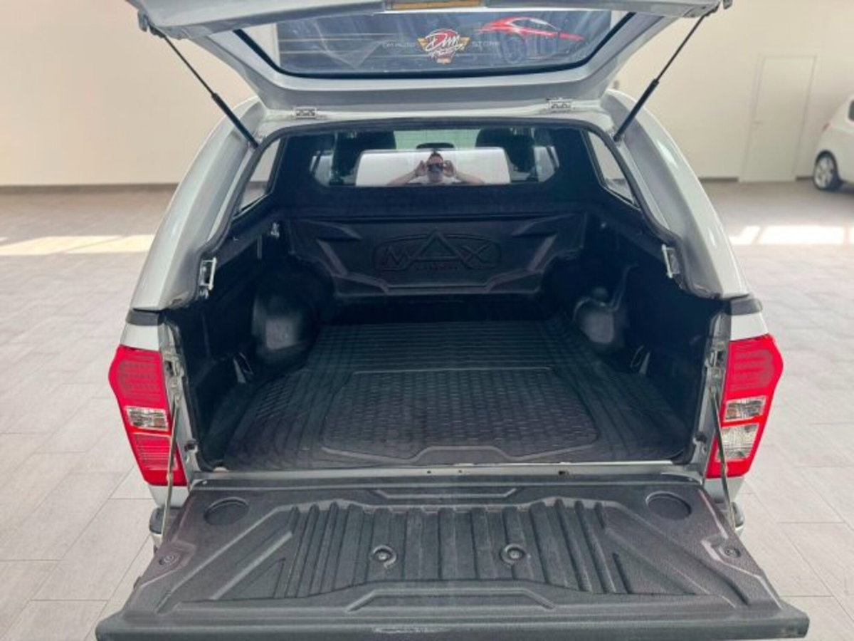 Isuzu D-Max Pick-up 2.5 Space Cab Solar 4WD (9)