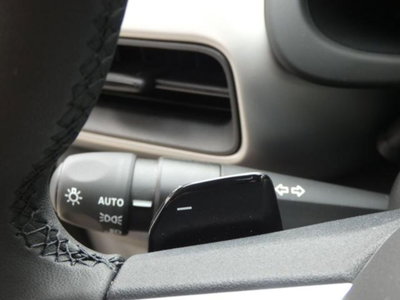 Jeep Avenger 1.2 turbo e-hybrid mhev Overland 4xe 145cv edct6 (11)