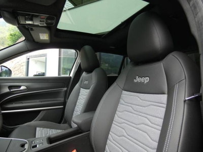 Jeep Avenger 1.2 turbo e-hybrid mhev Overland 4xe 145cv edct6 (16)