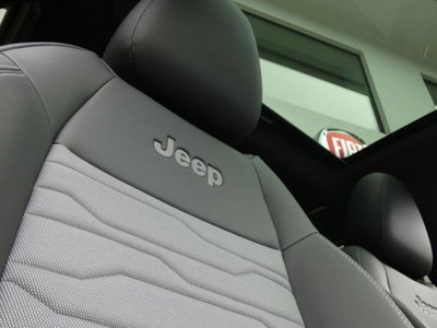 Jeep Avenger 1.2 turbo e-hybrid mhev Overland 4xe 145cv edct6 (17)
