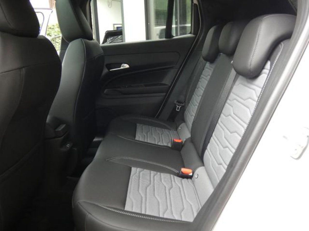 Jeep Avenger 1.2 turbo e-hybrid mhev Overland 4xe 145cv edct6 (19)