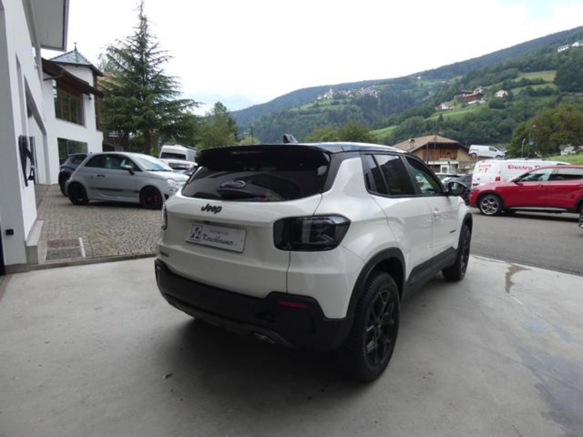 Jeep Avenger 1.2 turbo e-hybrid mhev Overland 4xe 145cv edct6 (5)