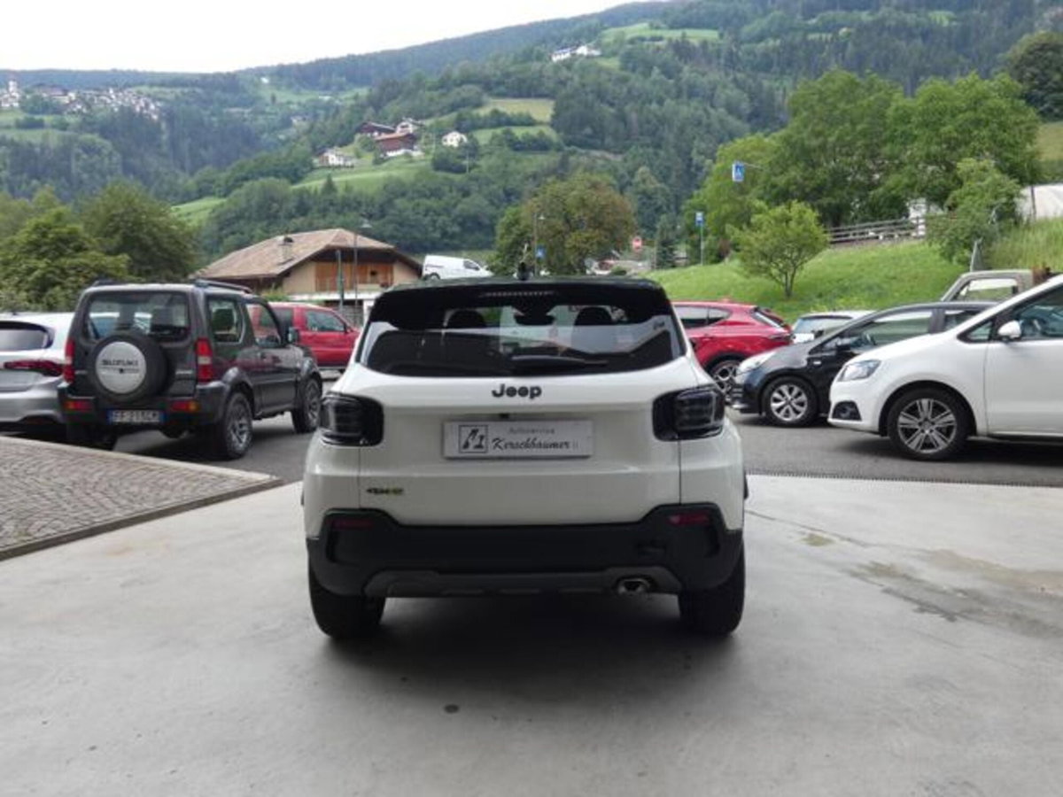 Jeep Avenger 1.2 turbo e-hybrid mhev Overland 4xe 145cv edct6 (6)
