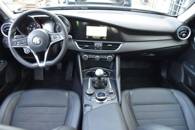 Alfa Romeo Giulia 2.2 Turbodiesel 180 CV AT8 Super (7)