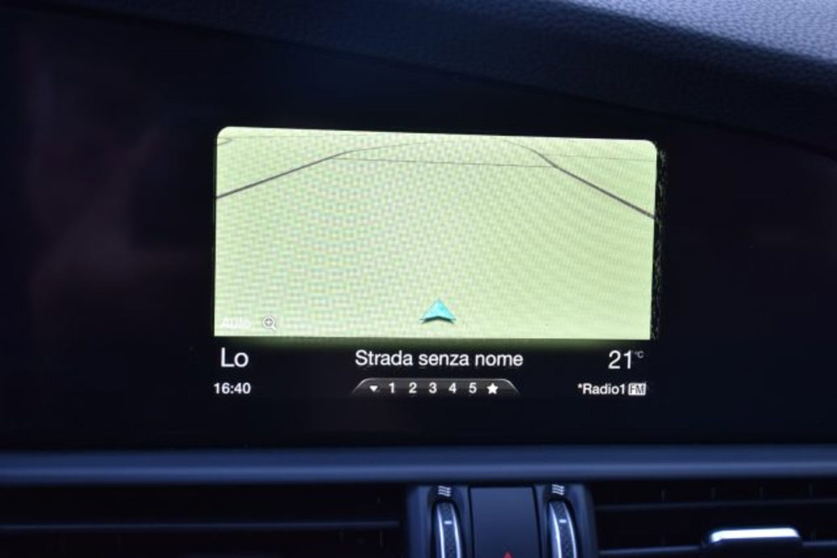 Alfa Romeo Giulia 2.2 Turbodiesel 180 CV AT8 Super (9)