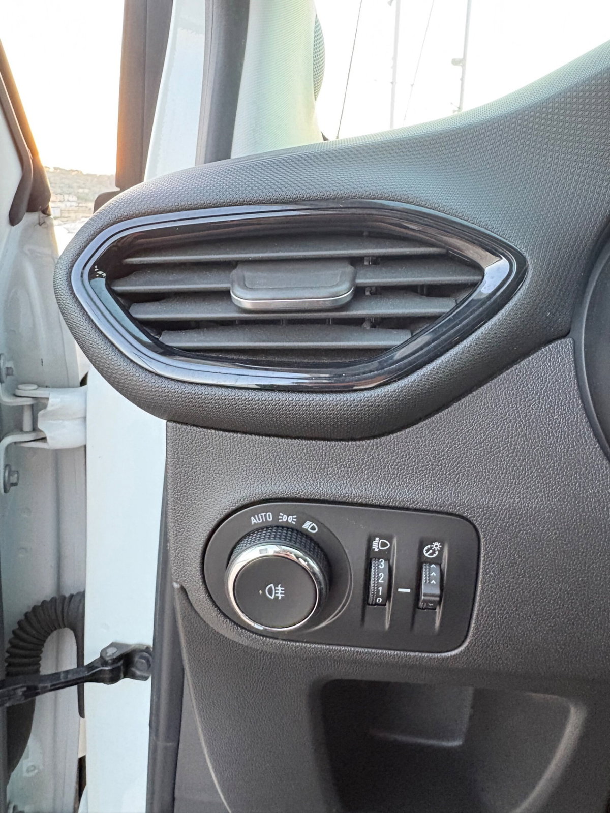 Opel Crossland 1.5 ECOTEC D 120 CV Start&Stop aut. Elegance (14)
