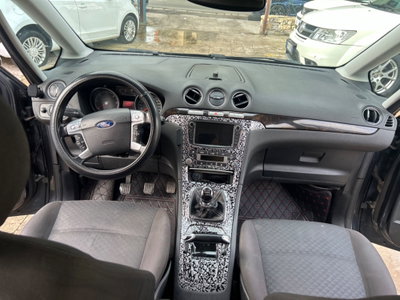 Ford Galaxy 2.0 TDCi 140 CV Ghia DPF (19)