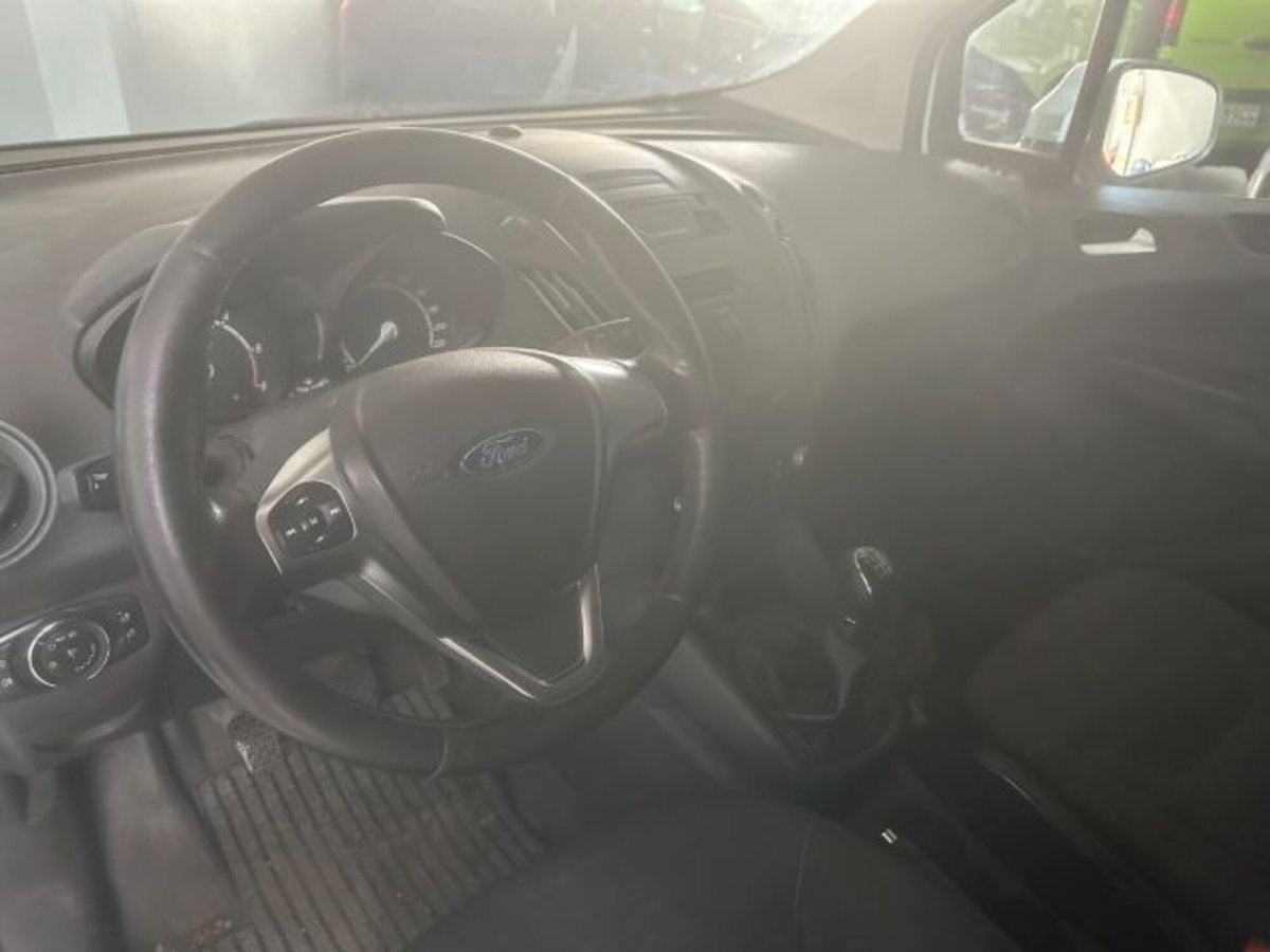 Ford Transit Courier 1.5 TDCi 75CV  Entry (7)