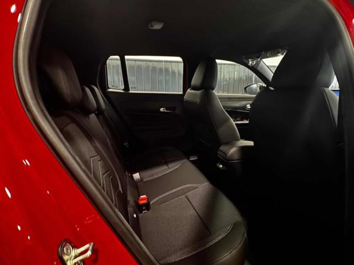Jeep Avenger 1.2 turbo Altitude fwd 100cv (16)