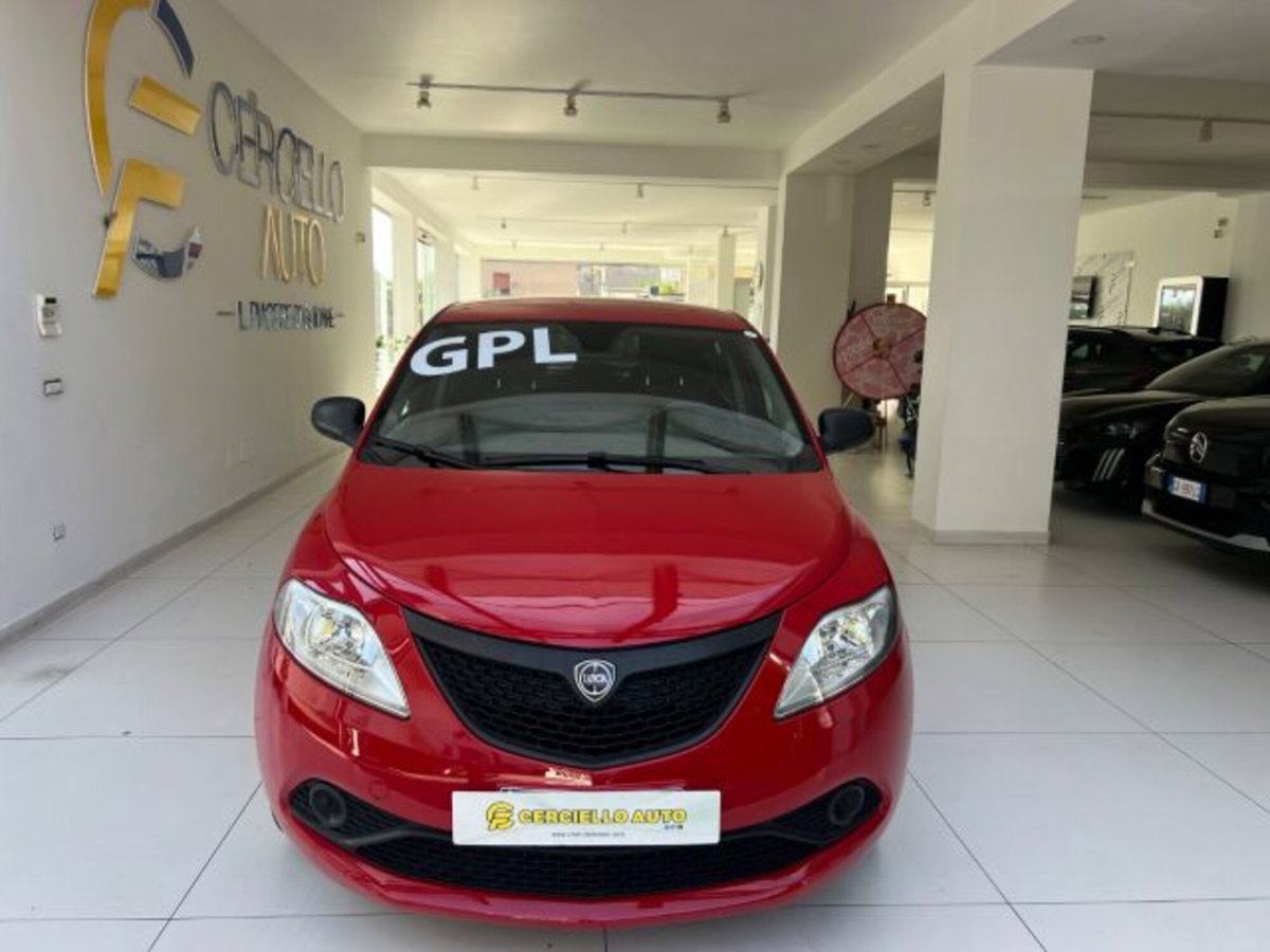 Lancia Ypsilon 1.2 69 CV 5 porte GPL Ecochic Elefantino Blu (10)