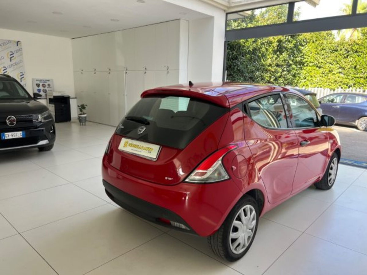 Lancia Ypsilon 1.2 69 CV 5 porte GPL Ecochic Elefantino Blu (15)