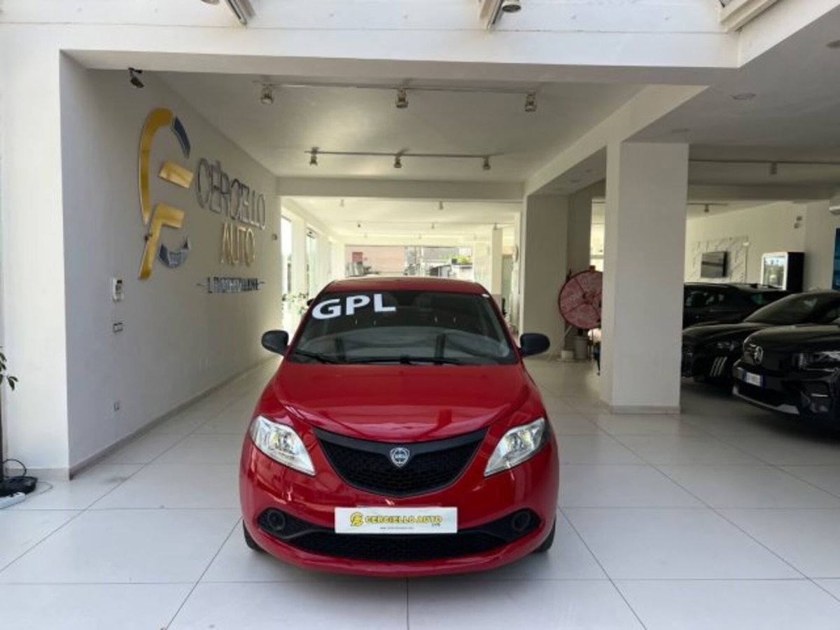 Lancia Ypsilon 1.2 69 CV 5 porte GPL Ecochic Elefantino Blu (4)