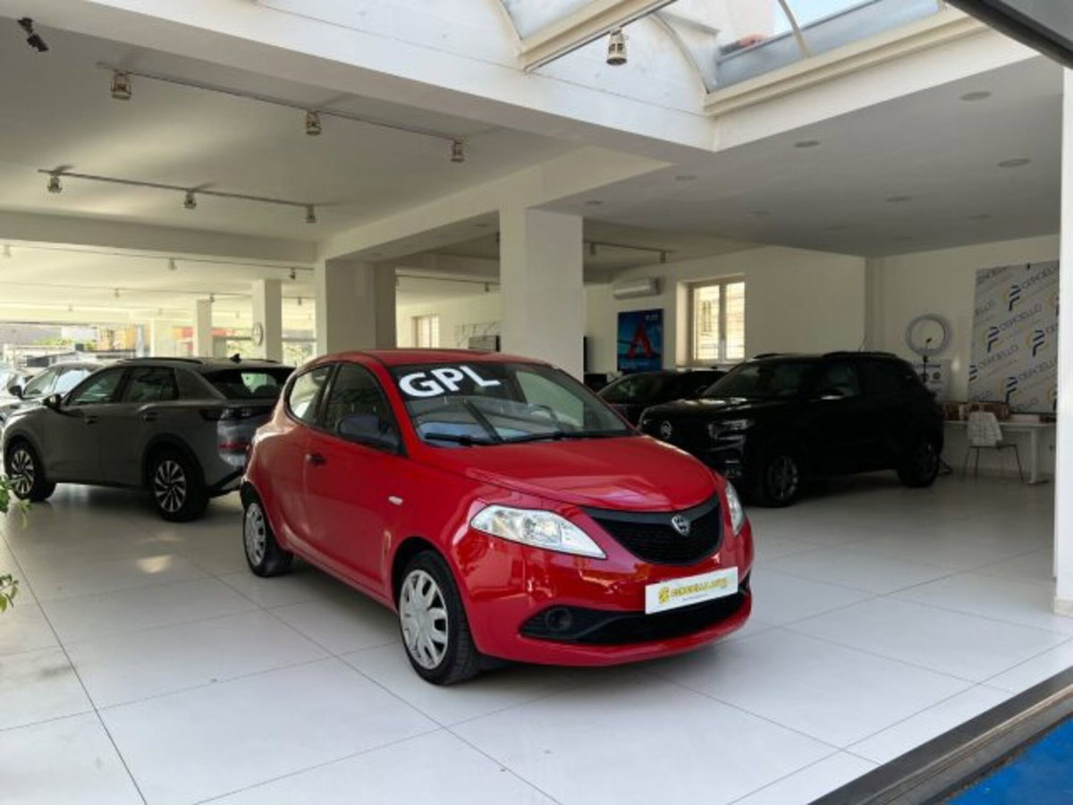 Lancia Ypsilon 1.2 69 CV 5 porte GPL Ecochic Elefantino Blu (9)