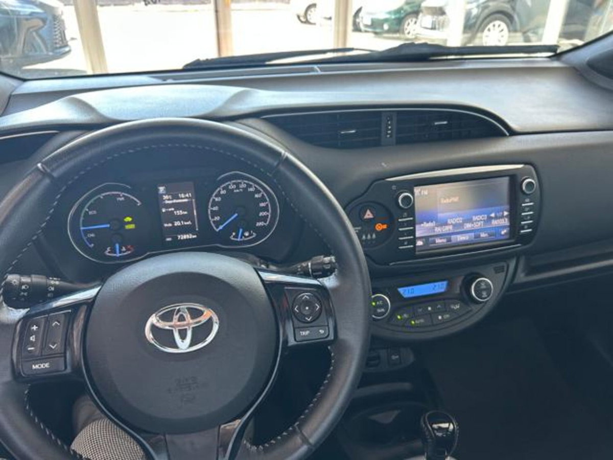 Toyota Yaris 1.5 Hybrid 5 porte Style (11)