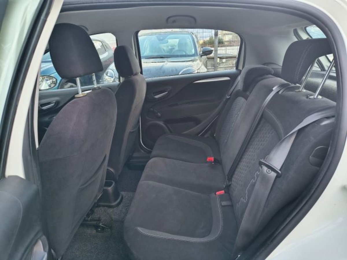 Fiat Punto 1.3 MJT II 75 CV 5 porte Street (11)