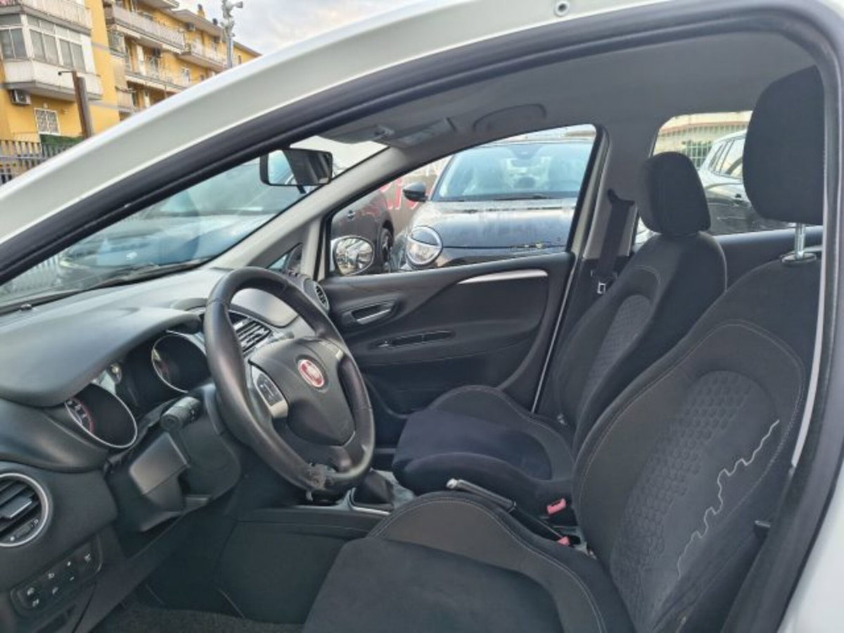 Fiat Punto 1.3 MJT II 75 CV 5 porte Street (8)
