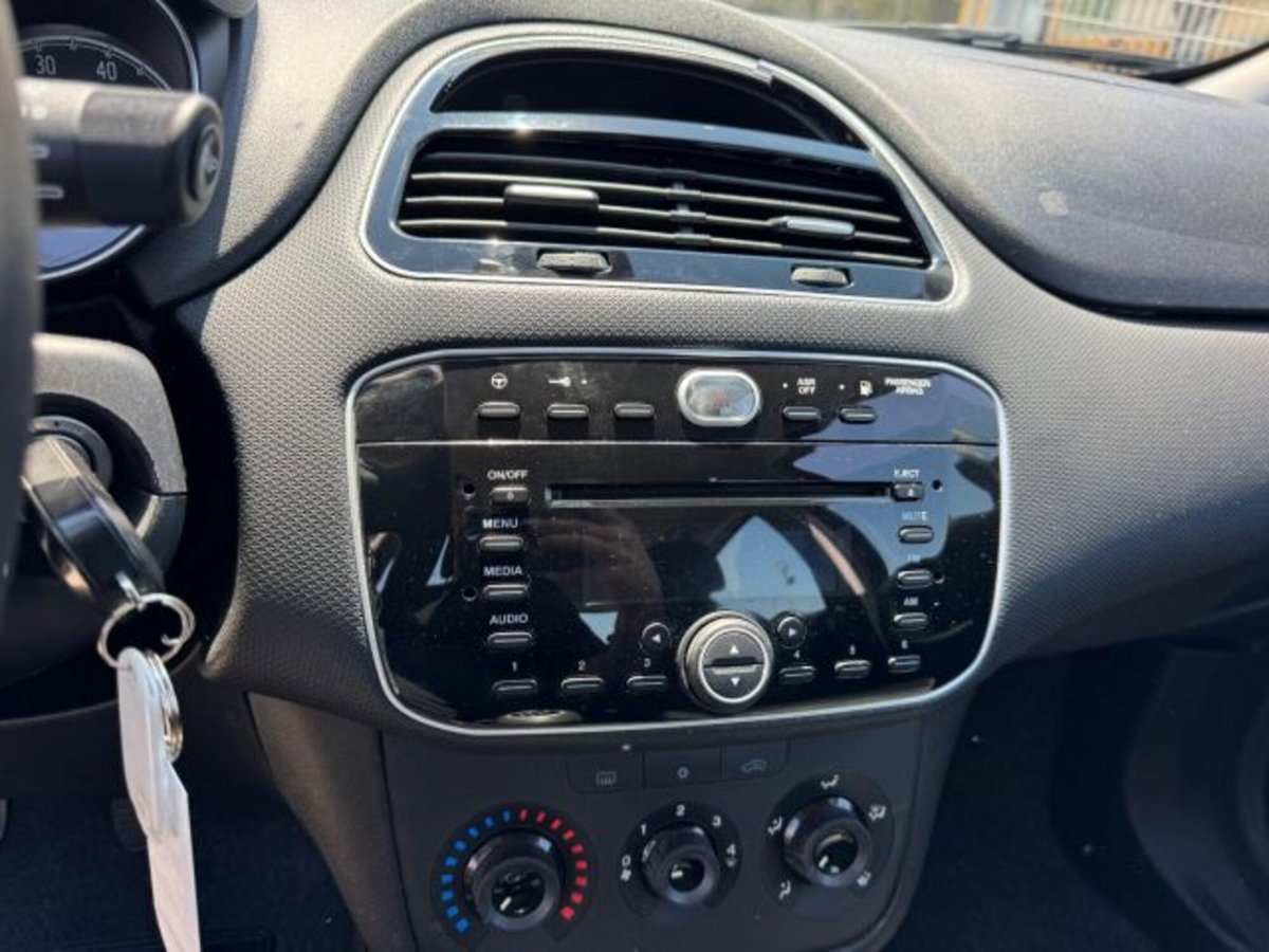 Fiat Punto 1.4 8V 5 porte Natural Power Lounge (14)