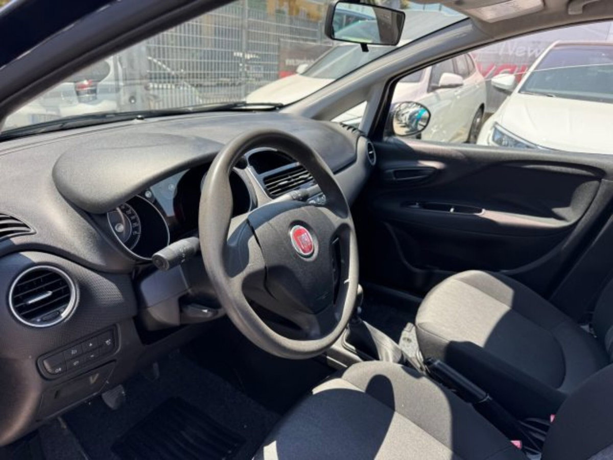 Fiat Punto 1.4 8V 5 porte Natural Power Lounge (17)
