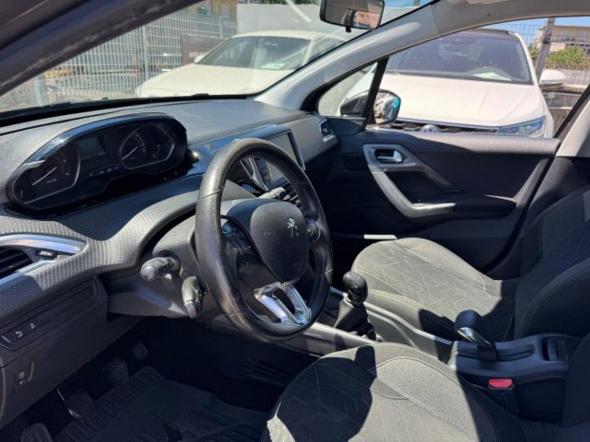 Peugeot 2008 100 S&S Allure (10)